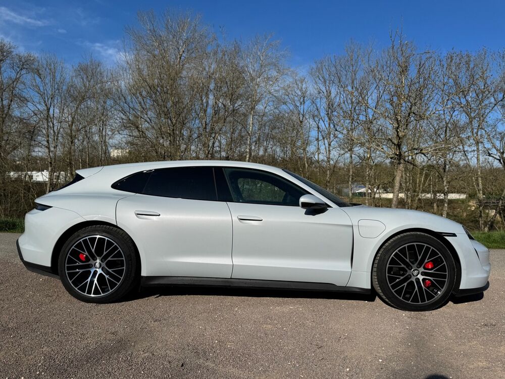 Taycan Sport Turismo 4S / 571 ch / Batterie Performance Plus / Pors 2022 occasion 52000 CHAUMONT