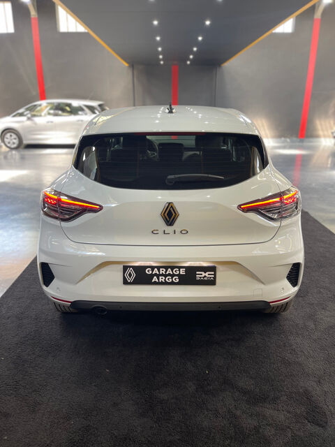 Clio V TCe 90 CV Evolution 5 CV 5 PLACES GARANTIE CONSTRUCTEUR ET 2024 occasion 69150 D&eacute;cines-Charpieu