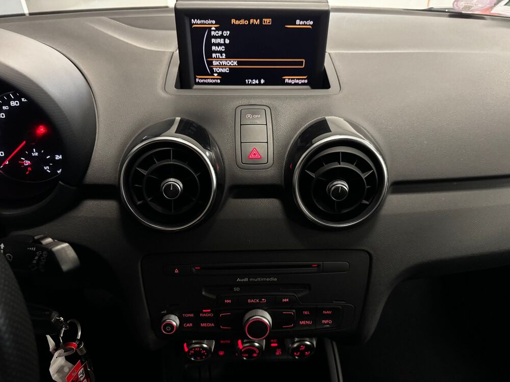 A1 1.4l TFSI 122ch S-line S-tronic 7 1&egrave;re main 2013 occasion 69330 Pusignan