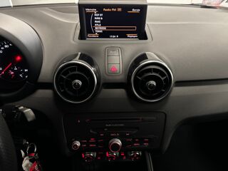 A1 1.4l TFSI 122ch S-line S-tronic 7 1&egrave;re main 2013 occasion 69330 Pusignan