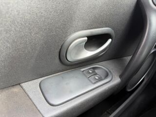 Clio III 5 Portes 1.2 i 16V 75 cv - Si&egrave;ges chauffants 2009 occasion 95190 Goussainville