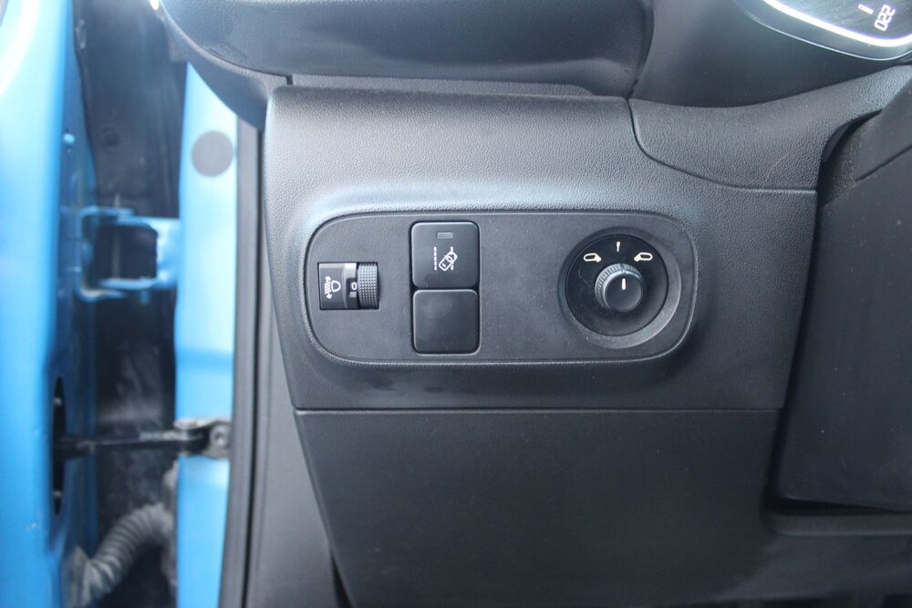 C3 III 1.2 VTi 82 ch SHINE - DISTRIBUTION FAITE + CARPLAY / CLI 2017 occasion 34430 Saint-Jean-de-V&eacute;das