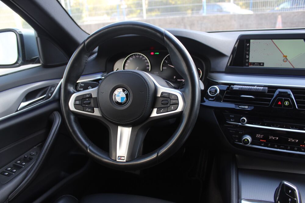 S&eacute;rie 5 540iA 340 ch M SPORT STEPTRONIC / SUIVIE BMW + CLIM AUTO 2017 occasion 34430 Saint-Jean-de-V&eacute;das