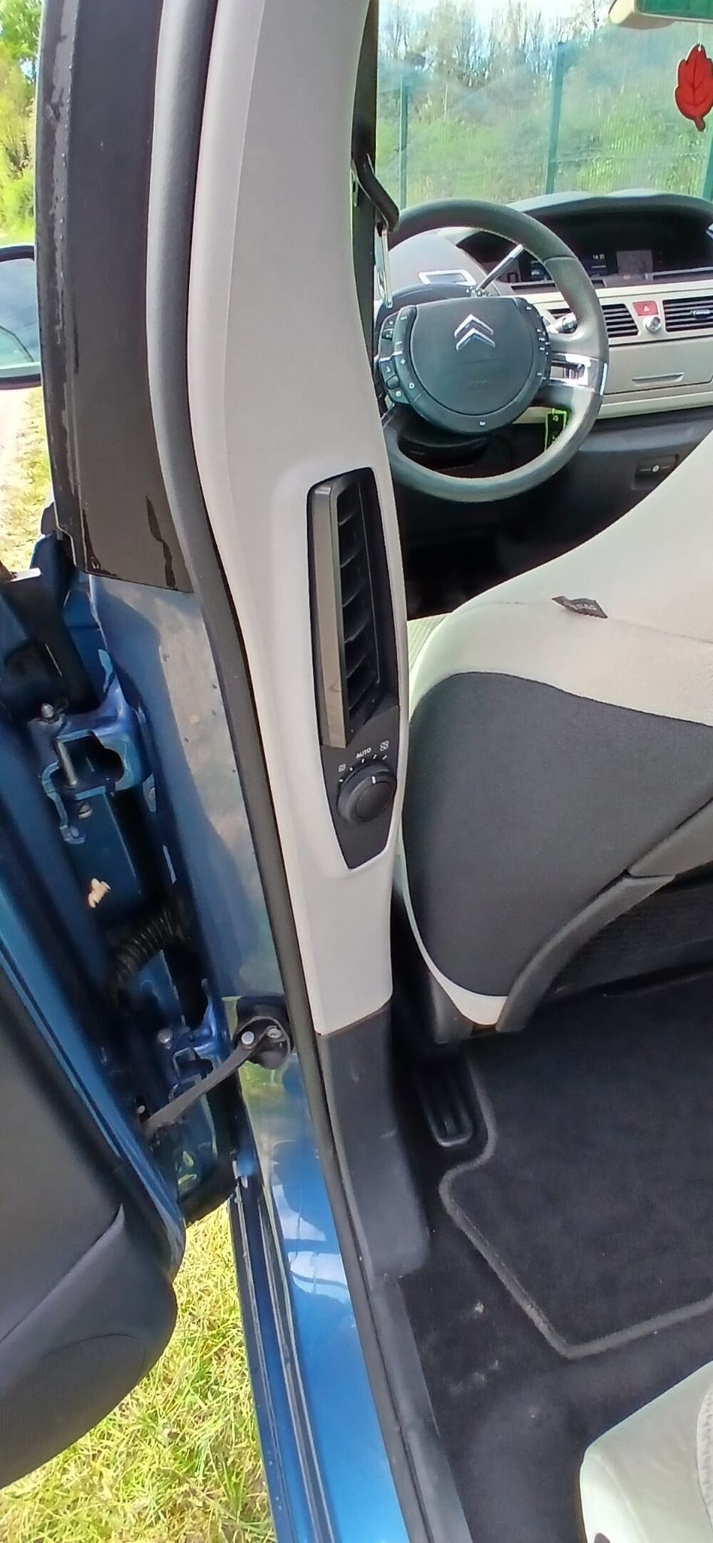 C4 Picasso 1.6 HDI 16V 110 bo&icirc;te auto 2009 occasion 45600 Lion-en-Sullias