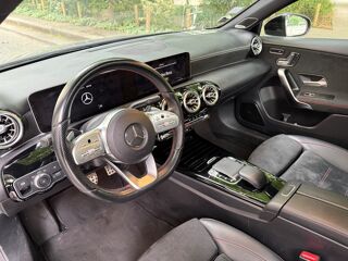 Classe A 200 AMG LINE 163 cv Toit ouvrant 2018 occasion 75019 Paris