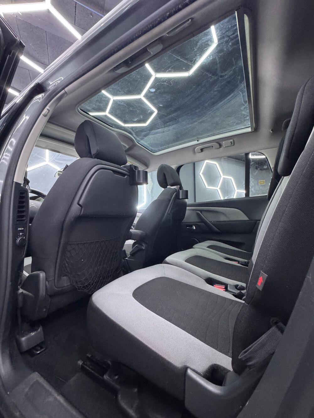 Grand C4 Picasso 1.6 HDI 120Ch *7 PL *DISTRI NEUVE *CAMERA AR* TOIT PANO *GA 2015 occasion 57160 Moulins-l&egrave;s-Metz