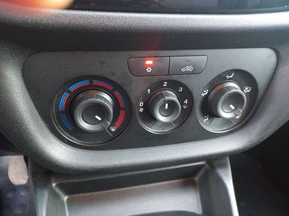 Doblo 1.6 MJTD 105CV 3 PLACES BUSINESS PRO LOUNGE 2023 occasion 17100 SAINTES
