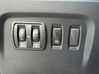 Captur 0.9 TCE 90 ch (5 cv) 12V Turbo BVM5 - 5 Portes Gris Stop&Sta 2015 occasion 63300 Thiers
