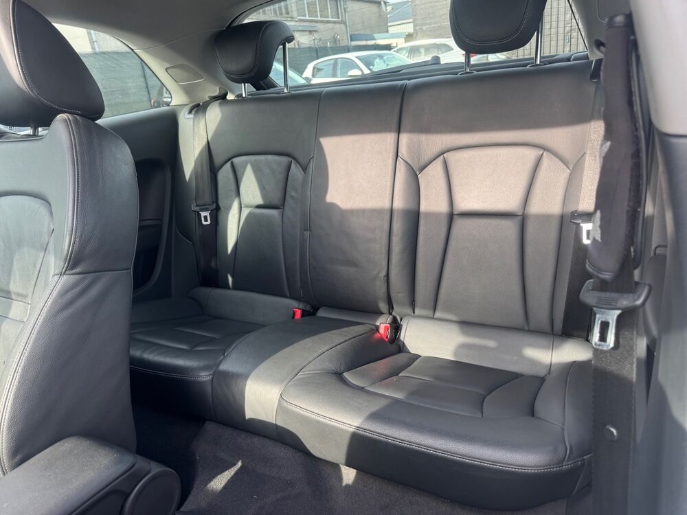 A1 2.0L TDi 140Ch Ambition luxe avec 179.000 kms du 08/2012 2012 occasion 72100 Le Mans