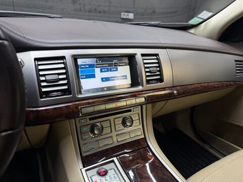 XF 3.0 d V6 211ch - LUXE PREMIUM - SUIVI JAGUAR 2010 occasion 45560 Saint-Denis-en-Val