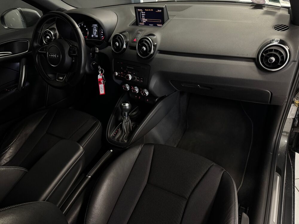 A1 1.4l TFSI 122ch S-line S-tronic 7 1&egrave;re main 2013 occasion 69330 Pusignan