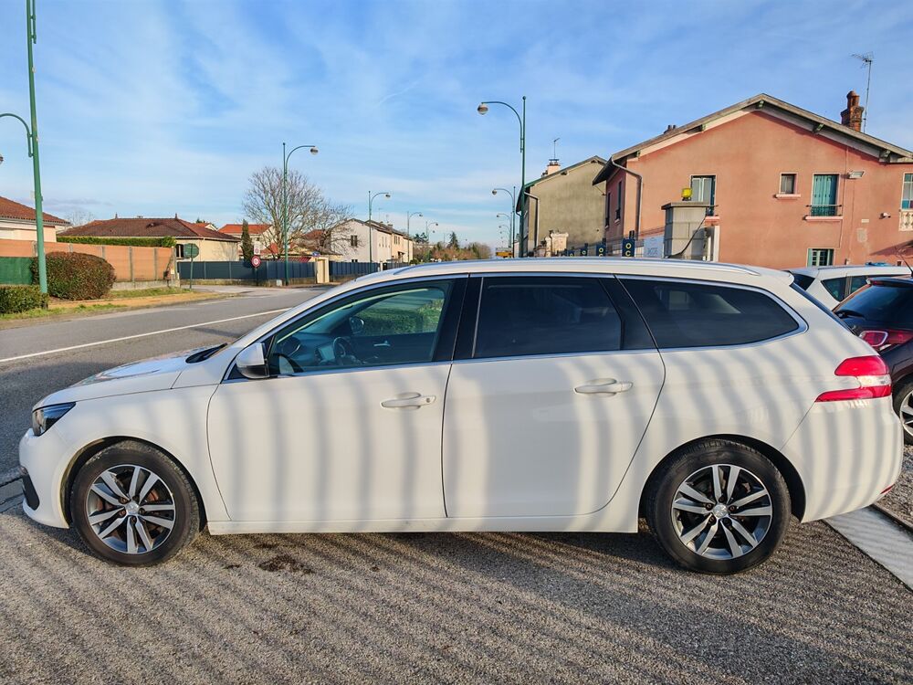 308 SW 1.5 blue hdi 130 cv FINITION ALLURE 2018 occasion 01360 Balan