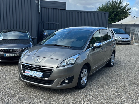 Peugeot 5008 - 1.6 hdi - Gris