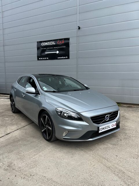 Volvo V40 D3-R Design-150CH Geartronic 6 -Toit panomarique-Courroie a 2017 occasion P&eacute;rigny 94520
