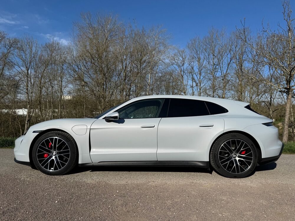 Taycan Sport Turismo 4S / 571 ch / Batterie Performance Plus / Pors 2022 occasion 52000 CHAUMONT