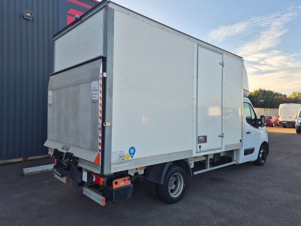 Master 2.3 L BLUE DCI 165 CH CAISSE HAYON 20 M3 2022 occasion 45700 Mormant-sur-Vernisson