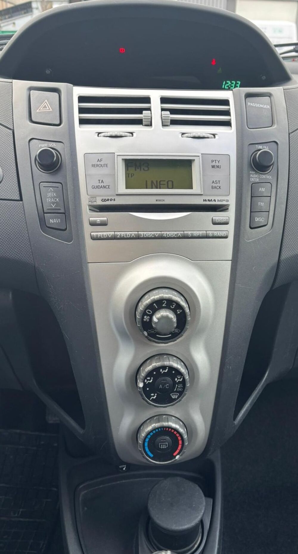 Yaris 1.3 VVT-i – 2006 – Seulement 71 000 km – 1&egrave;re main – Parfait 2006 occasion 69680 CHASSIEU