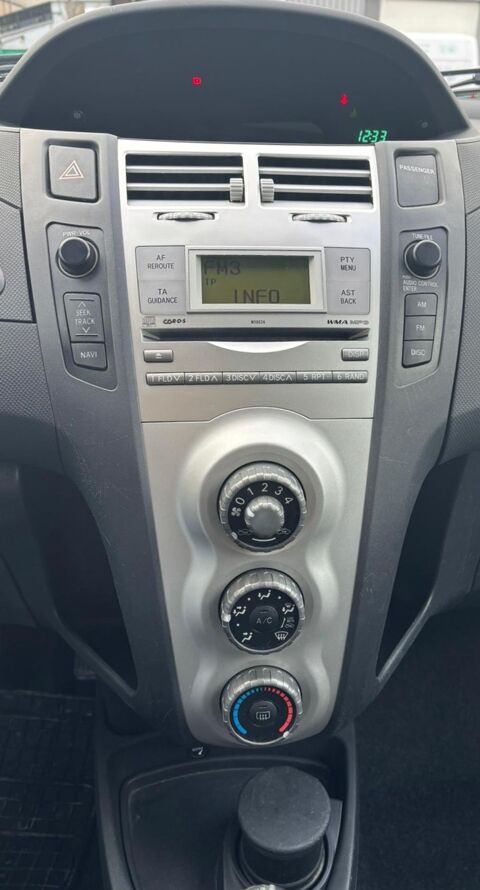 Yaris 1.3 VVT-i – 2006 – Seulement 71 000 km – 1&egrave;re main – Parfait 2006 occasion 69680 CHASSIEU