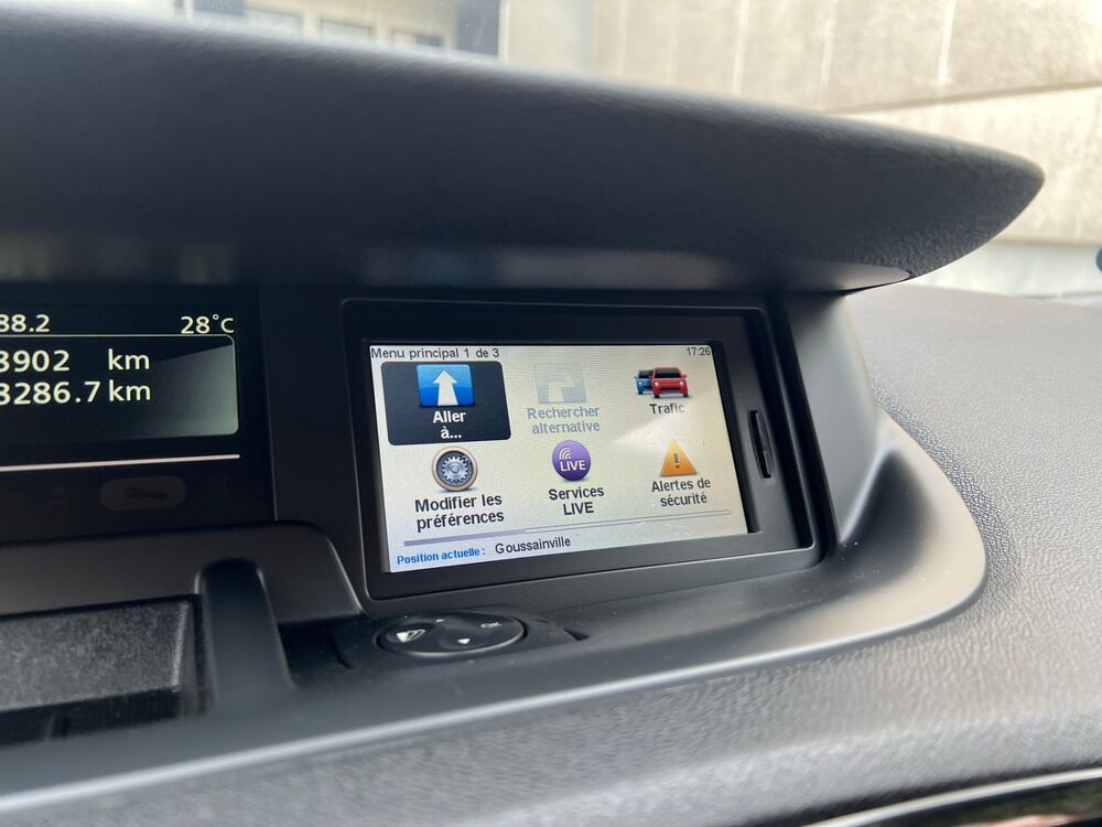 Sc&eacute;nic III Edition Bose 1.6 dCi 130 cv Phase 2 2014 occasion 95190 Goussainville