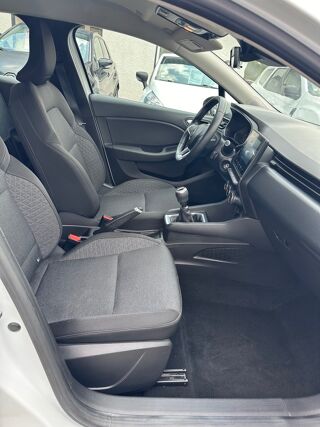 Clio V 1.0 TCe 90 CV - Business 5PL. CARPLAY CLIM RADARS 1eMAIN 202 2021 occasion 31120 Portet-sur-Garonne