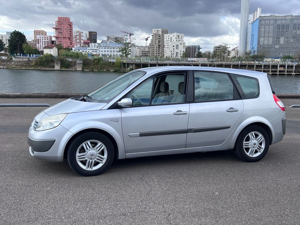 Grand scenic IV II CONFORT 1.9 DCI 120 – 7 PLACES – 1&Egrave;RE MAIN - EXCELLENT ET 2006 occasion 94140 Alfortville