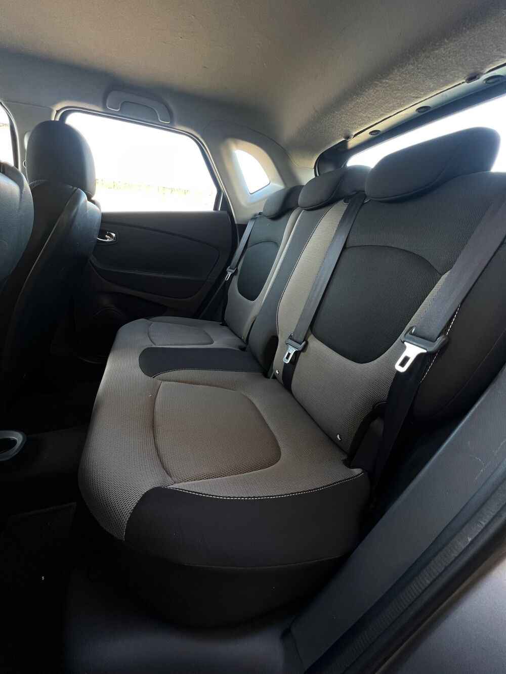 Captur 1.5 DCI 90 CH PREMIERE MAIN - ENTRETIEN COMPLET RENAULT 2014 occasion 69230 SAINT PRIEST