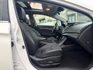 i40 2015 BOITE AUTO TOIT OUVRANT CUIR GPS Bluetooth Facture d e 2015 occasion 95100 ARGENTEUIL