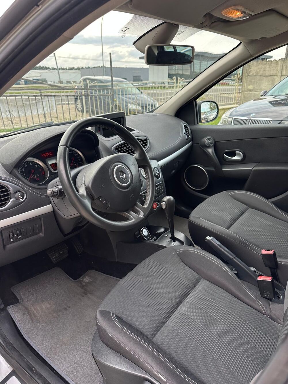 Clio III 1.6 16V 110CV boite auto garantie 12 mois offert 2011 occasion 45520 Cercottes