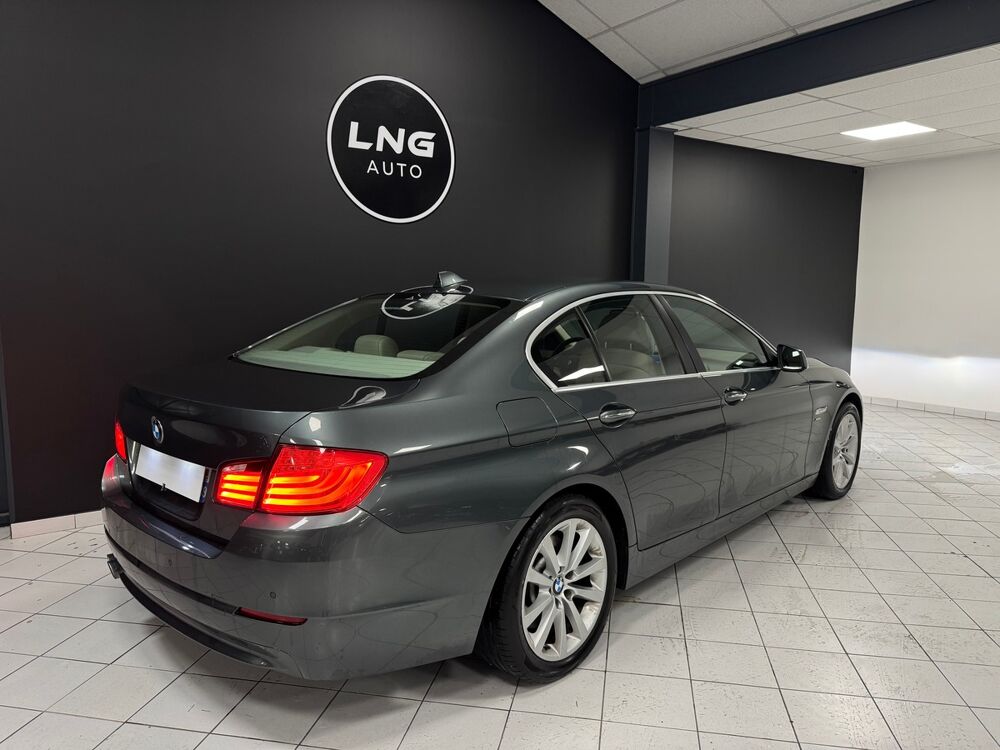 S&eacute;rie 5 (F10) 530d xDrive 3.0l 258cv Luxury BVA8 2011 Suivi complet 2011 occasion 69330 Pusignan