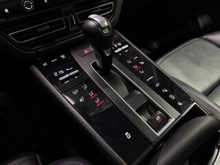 Macan 2.0 Turbo PDK 265 cv - Entretiens OK 2022 occasion 95190 Goussainville