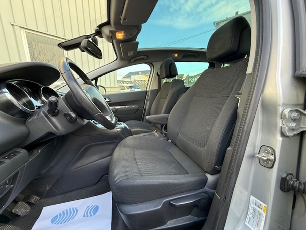 5008 1.6 e-HDI 115 CV allure 7 place 1er main garantie 6 mois 2014 occasion 78800 Houilles