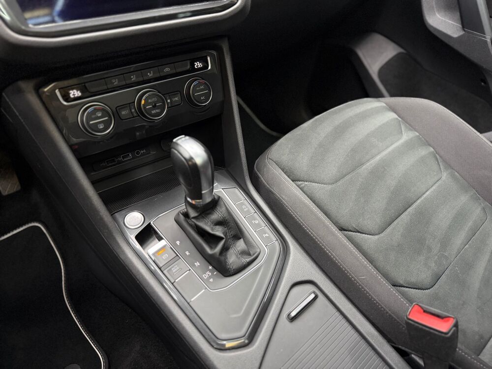 Tiguan 1.5 TSI 150ch DSG7 - CARAT - 1&deg;MAIN / ATTELAGE / APPLECARPLA 2019 occasion 45560 Saint-Denis-en-Val