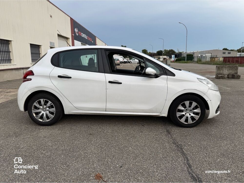 208 1.6 BlueHDI 75 soci&eacute;t&eacute; 2 places / CarPlay / Distribution neu 2016 occasion 69700 Givors