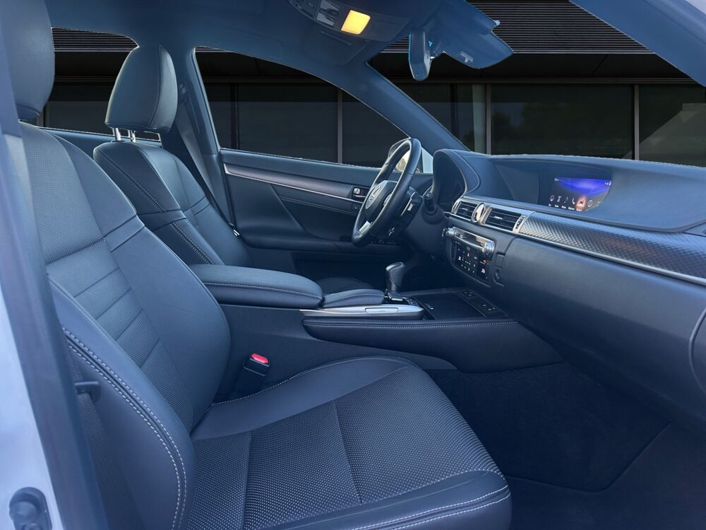 GS 300h F-Sport (Faible kilom&eacute;trage) 2016 occasion 34140 M&egrave;ze