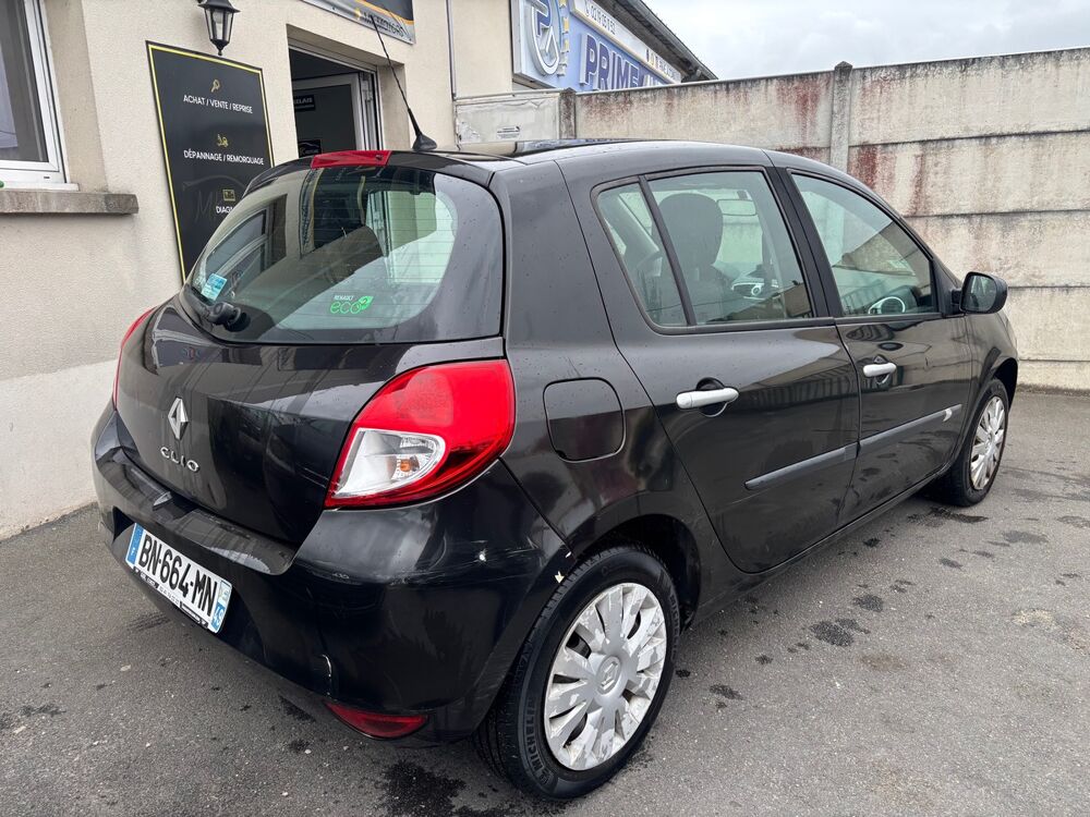 Clio 3 PH.2 1.2 i 75 2011 occasion 45140 Saint Jean de la Ruelle