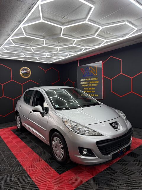Peugeot 207 1,4 i 73CH 5CV