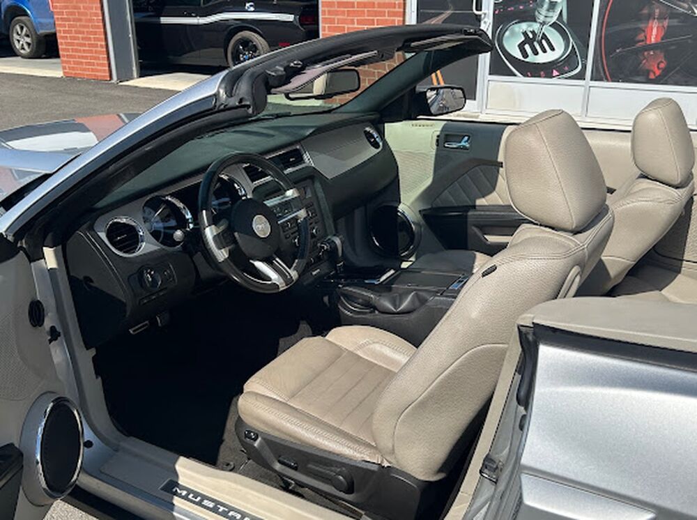 Mustang CABRIOLET V6 305 CH BVA - 23900€ 2010 occasion 60300 SENLIS