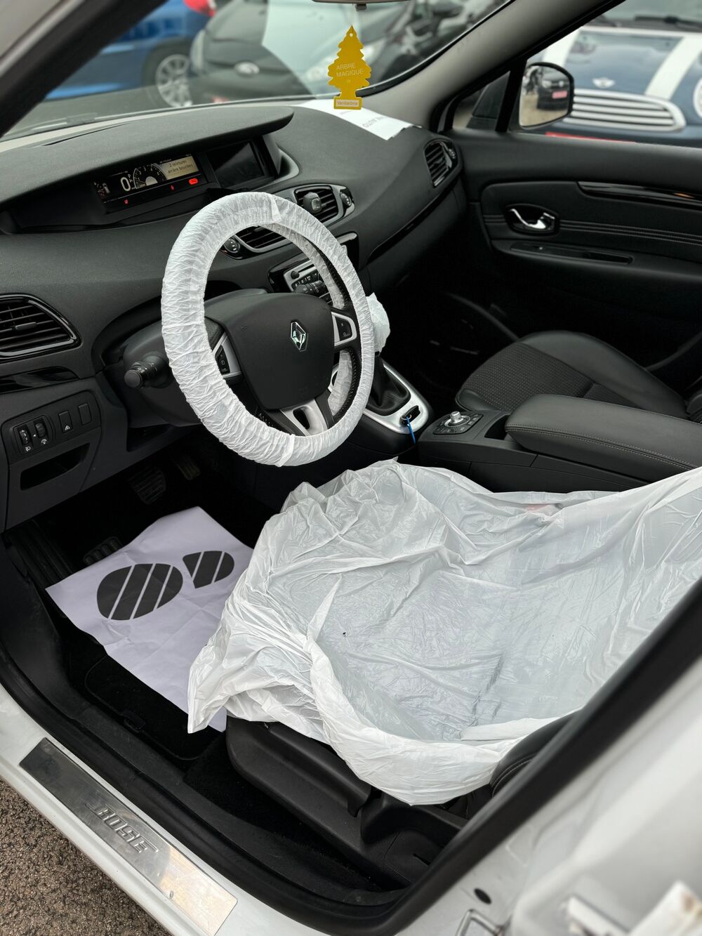 Grand scenic IV III 1.5 Dci 110cv Boite automatique Pack BOSE 7 Places 2011 occasion 10120 Saint-Andr&eacute;-les-Vergers