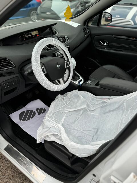 Grand scenic IV III 1.5 Dci 110cv Boite automatique Pack BOSE 7 Places 2011 occasion 10120 Saint-Andr&eacute;-les-Vergers