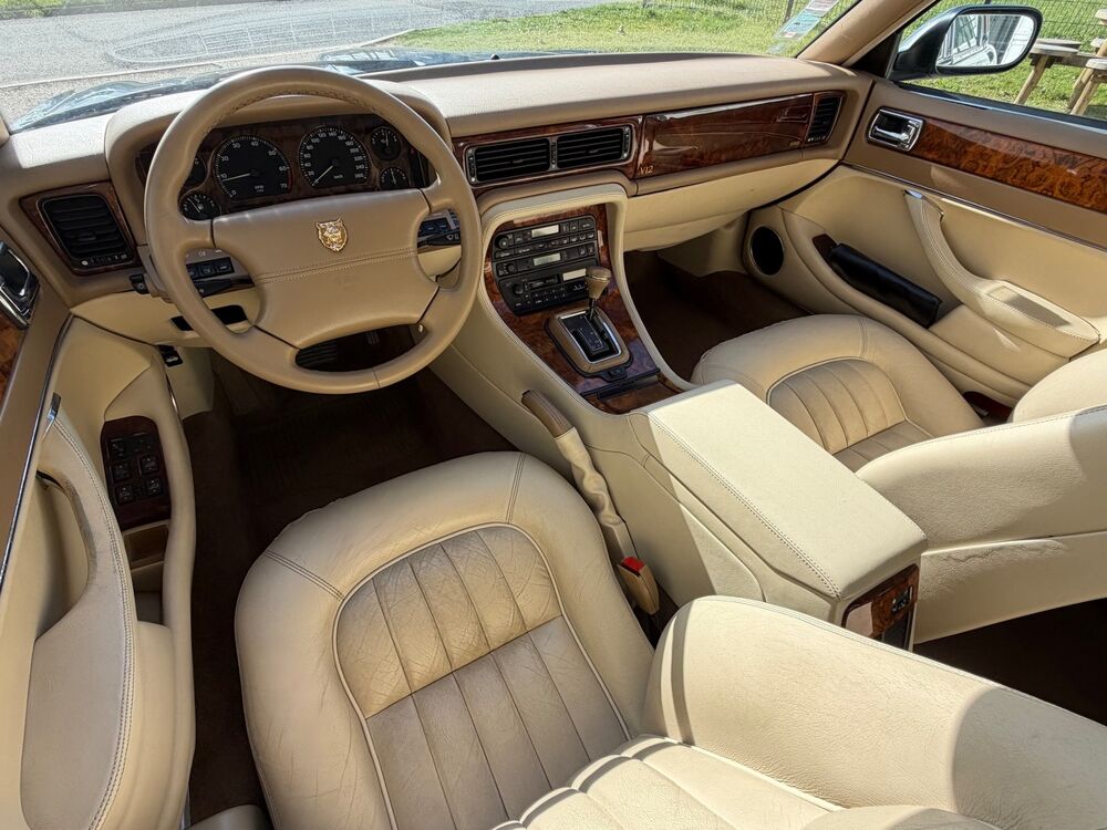 XJ 12 (305) Sovering 6.0 V12 311 CH BA 1995 occasion 45190 Beaugency