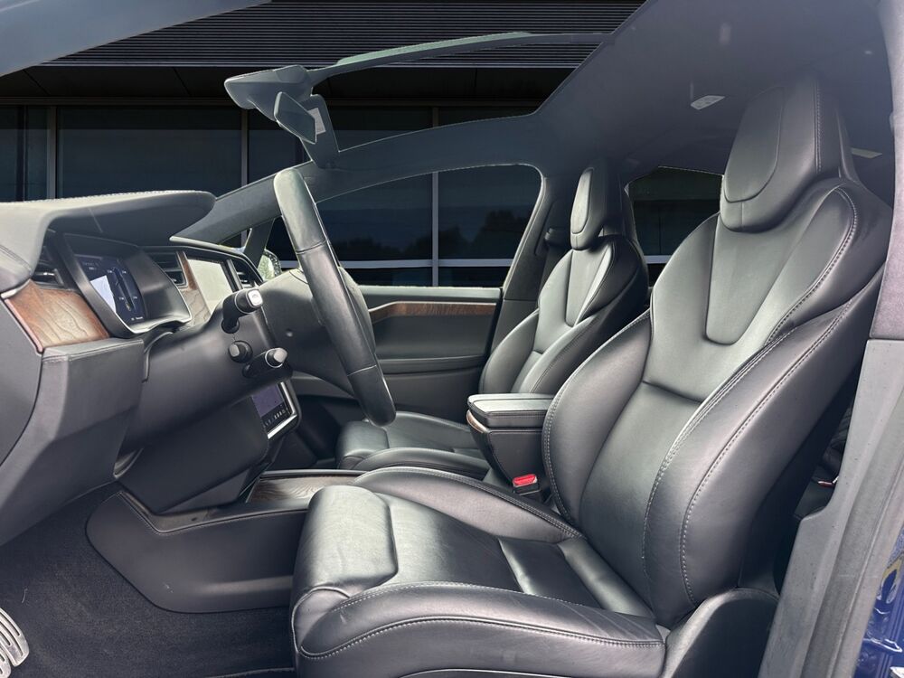 Model X 100D 5 places Garantie jusqu'&agrave; Avril 2027 kilom&eacute;trage illimi 2019 occasion 34140 M&egrave;ze