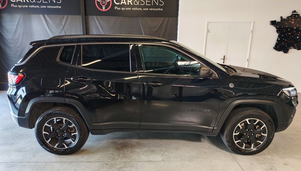 Compass II (2) 1.3 PHEV T4 240 4XE TRAILHAWK / CARPLAY / 4WD / HYBRI 2021 occasion 34500 B&eacute;ziers