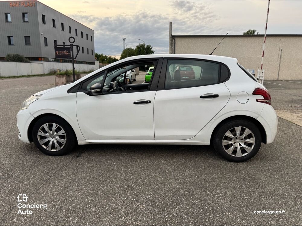 208 1.6 BlueHDI 75 soci&eacute;t&eacute; 2 places / CarPlay / Distribution neu 2016 occasion 69700 Givors