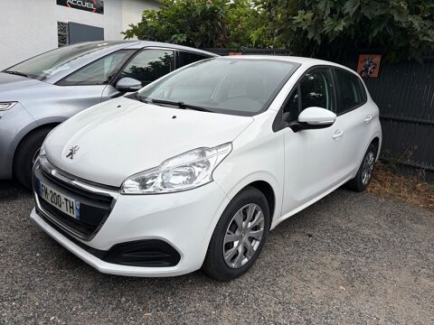 Annonce voiture Peugeot 208 8490 €