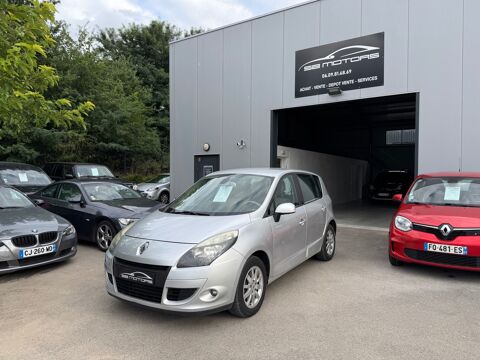 Renault Sc&eacute;nic 2.0i 140ch PRIVILEGE BVA 2010 occasion Montceaux 01090