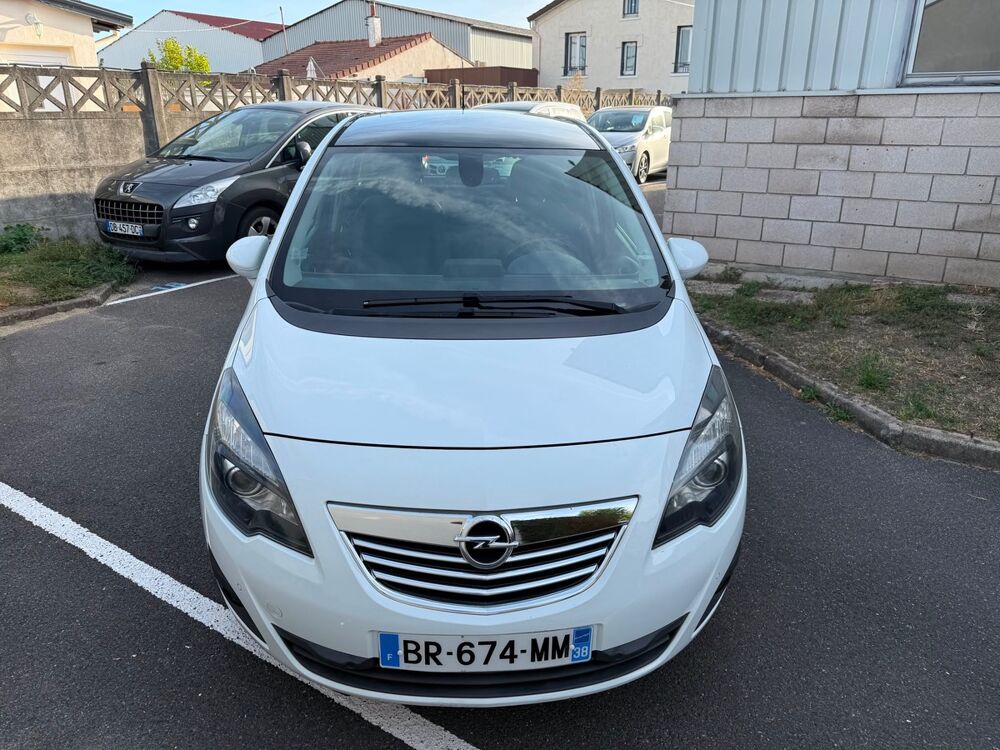 Meriva 1.7 CDTI 110 CV cosmos 1rs main garantis 6 mois courroie &agrave; j 2011 occasion 78800 Houilles