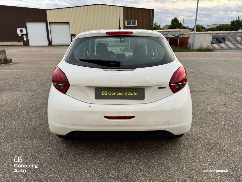 208 1.6 BlueHDI 75 soci&eacute;t&eacute; 2 places / CarPlay / Distribution neu 2016 occasion 69700 Givors