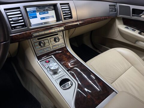 XF 3.0 d V6 211ch - LUXE PREMIUM - SUIVI JAGUAR 2010 occasion 45560 Saint-Denis-en-Val