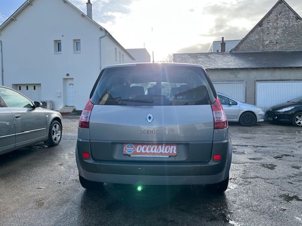 M&eacute;gane SCENIC 1.6 l  113 ch. a-- 2004 occasion 41000 Blois