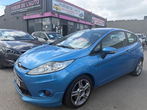 Ford Fiesta 1.6L 120 V 1600 120 GHIA BELLE 2010 occasion Coigni&egrave;res 78310